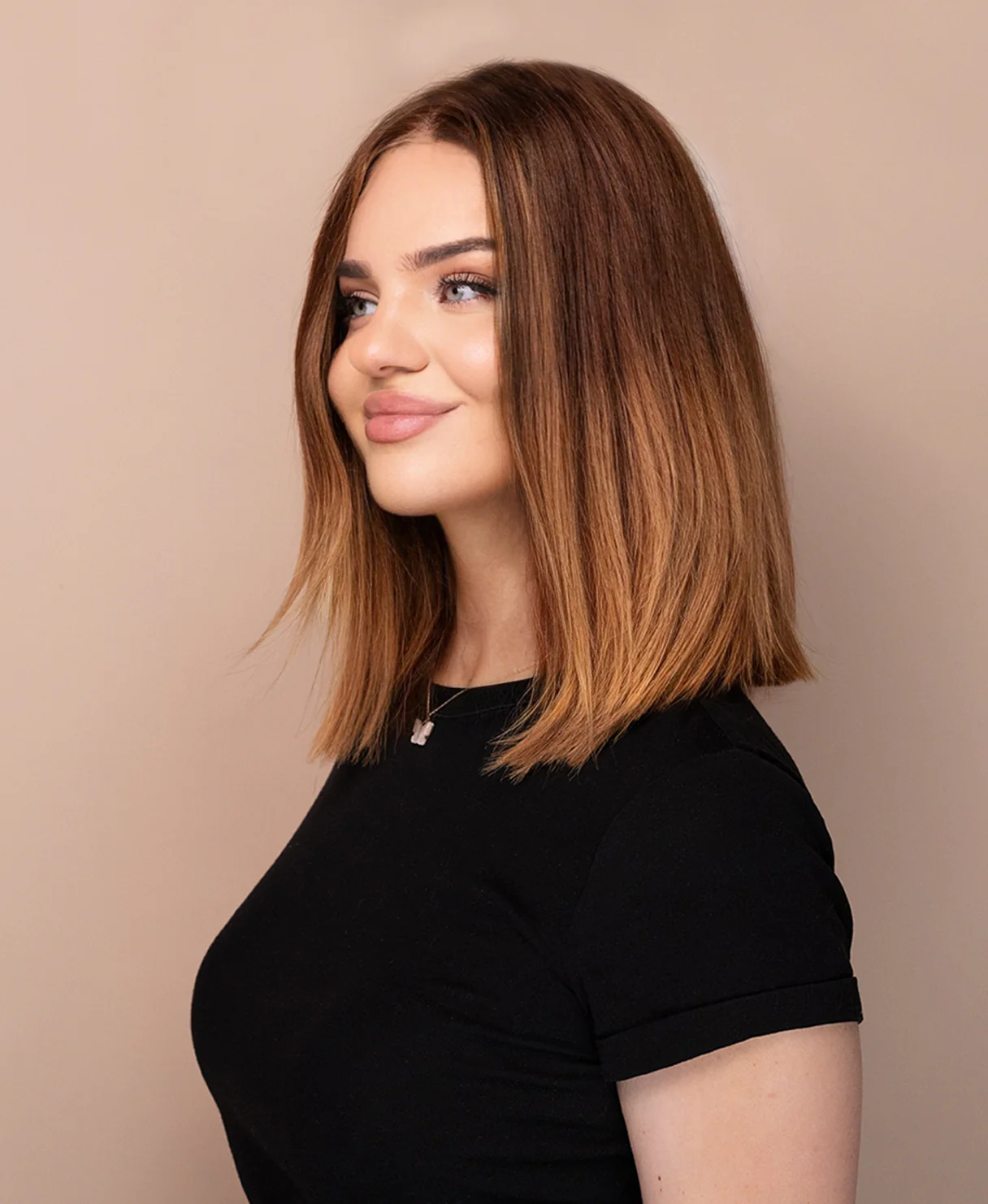 long bob human wig - 10" rooted blonde. - Image 4