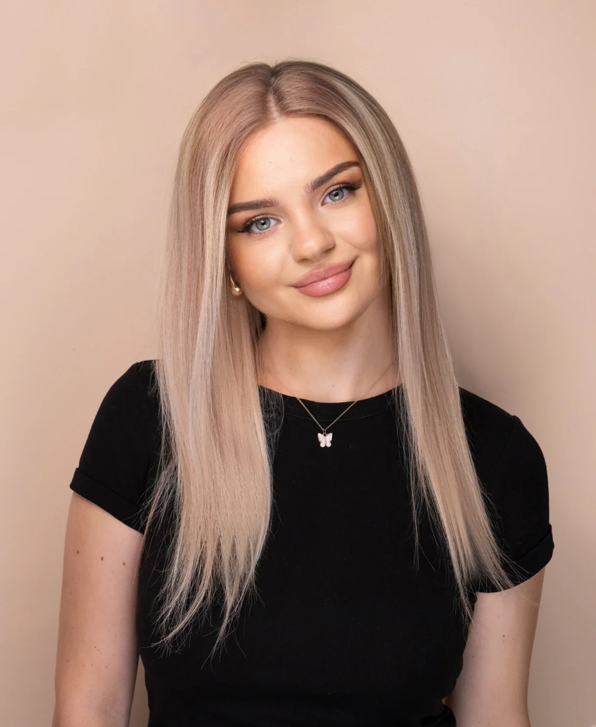 lace front human wig - 14" rooted blonde with highlights. - Image 3