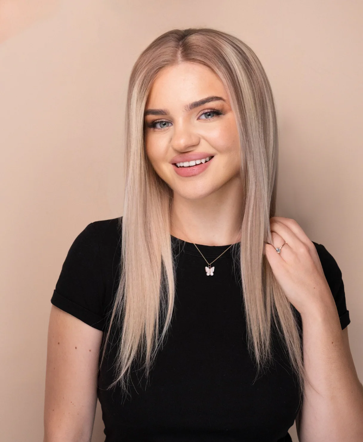 lace front human wig - 14" rooted blonde with highlights. - Image 5