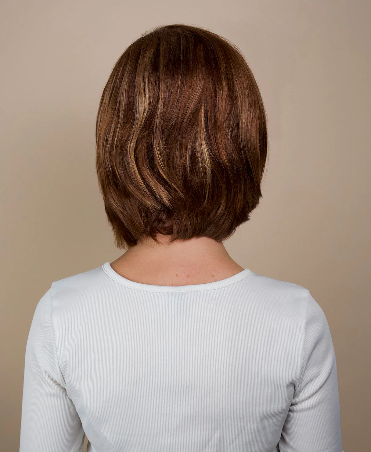 bob with side part - 10" blonde highlights. - Image 3