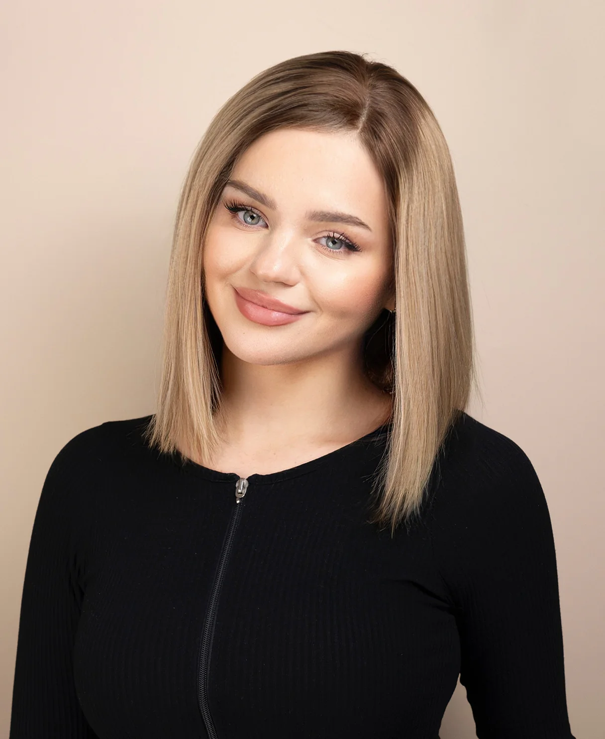 bob human wig - 10" rooted dirty blonde.