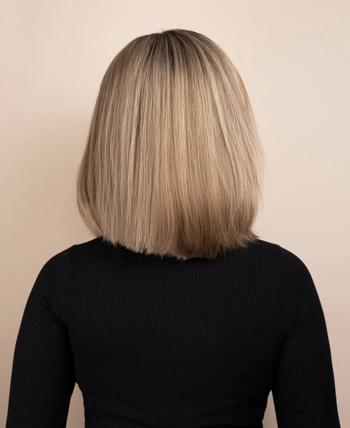 bob human wig - 10" rooted dirty blonde. - Image 2