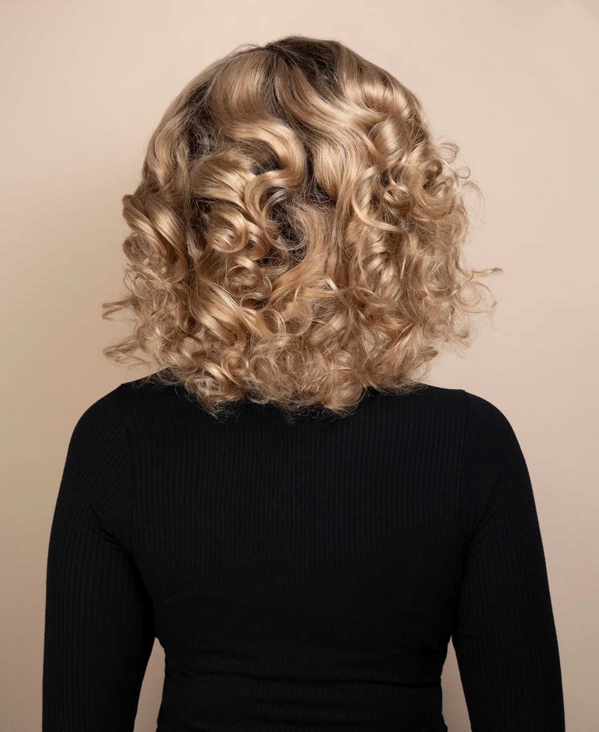 bob human wig - 12" rooted dirty blonde. - Image 2