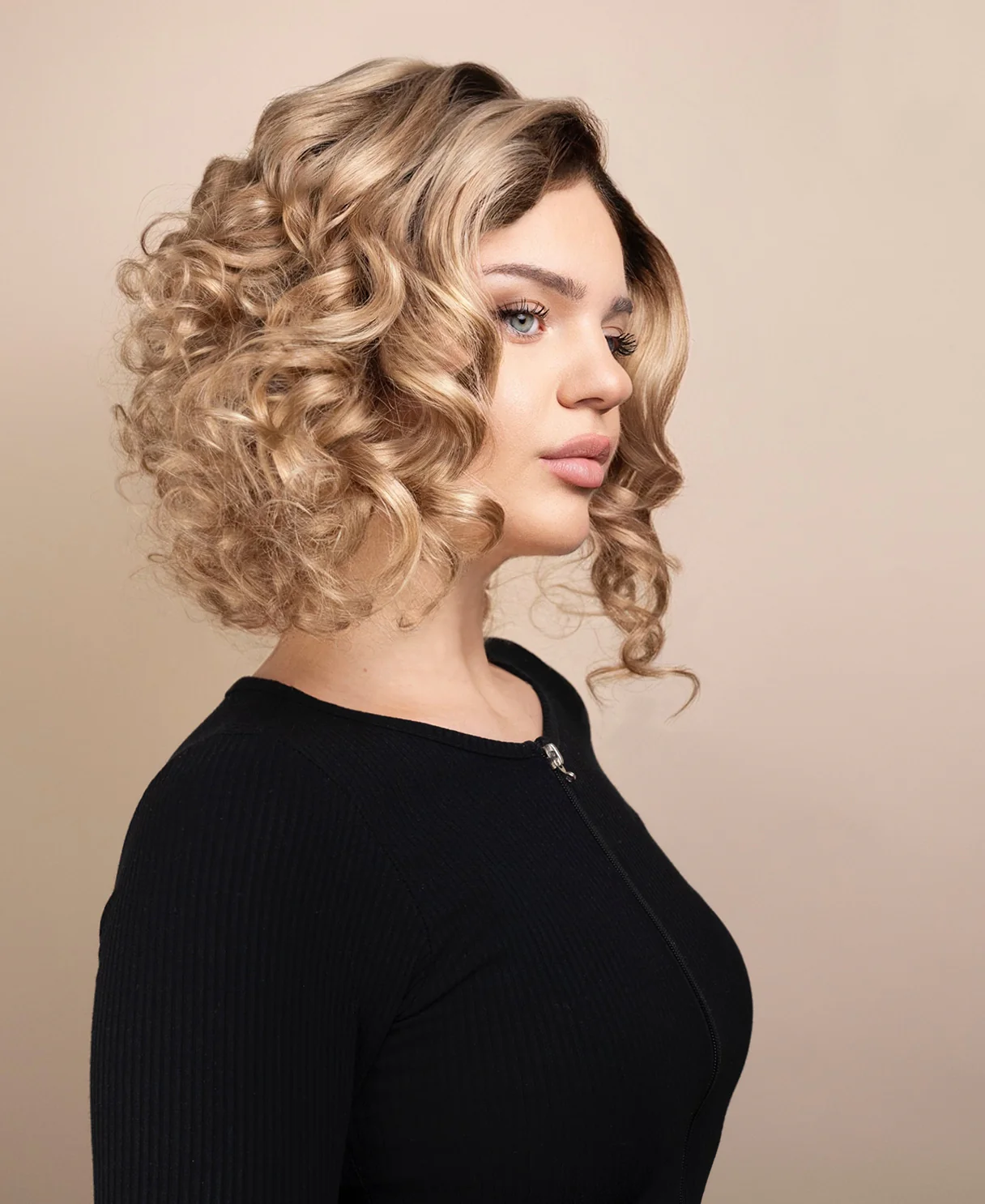 bob human wig - 12" rooted dirty blonde. - Image 5