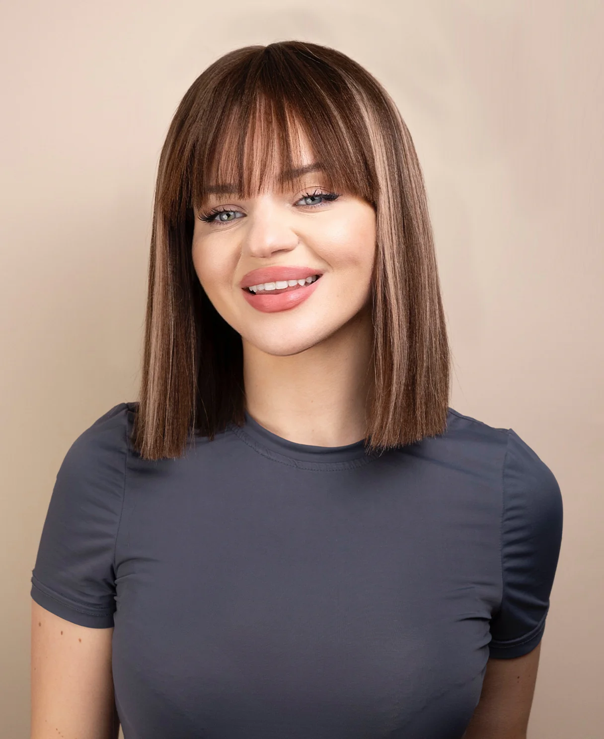 bob wig with fringe - 12" highlighted ash brown. - Image 5
