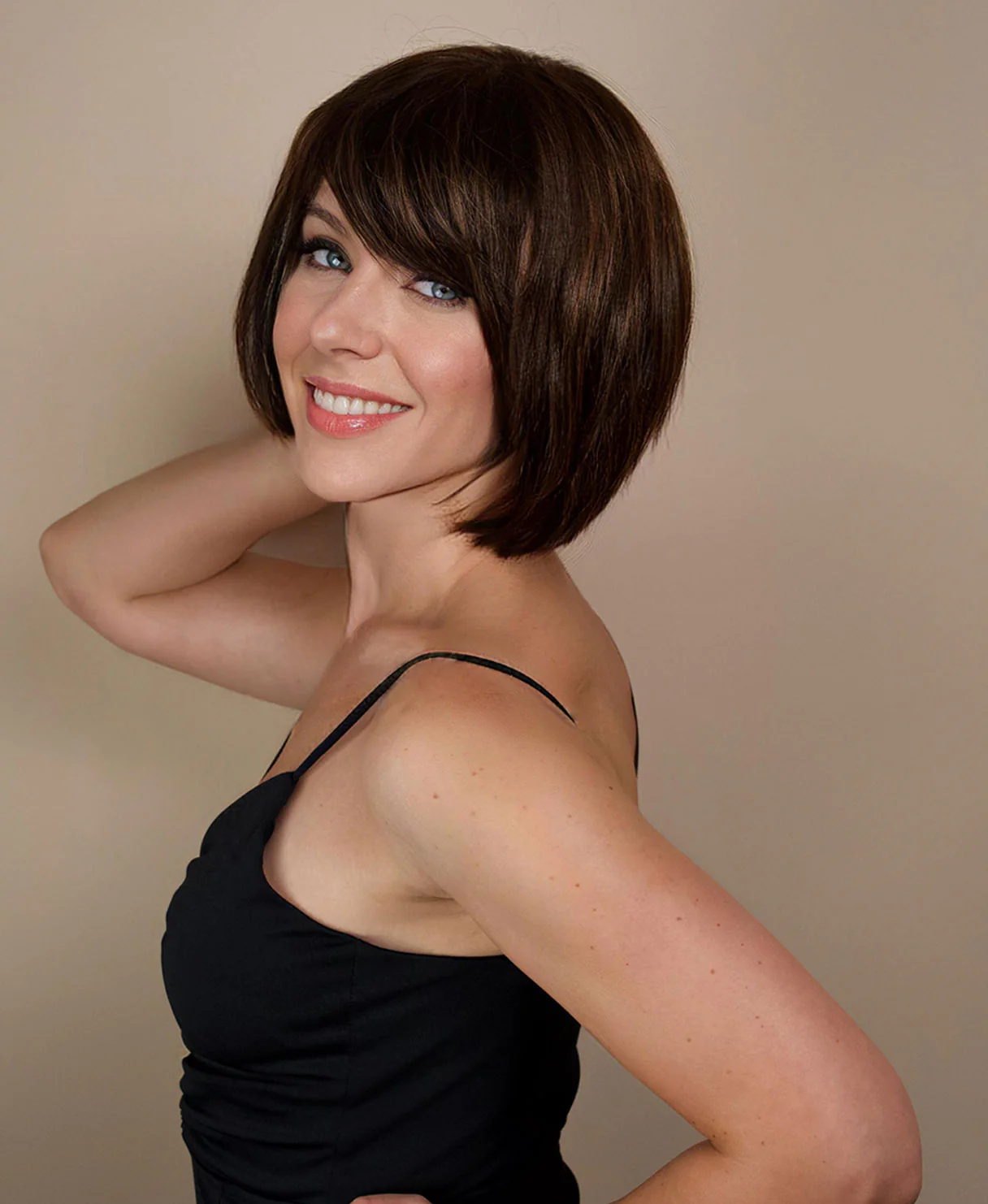 bob with side bangs - 10" brown highlights. - Image 3