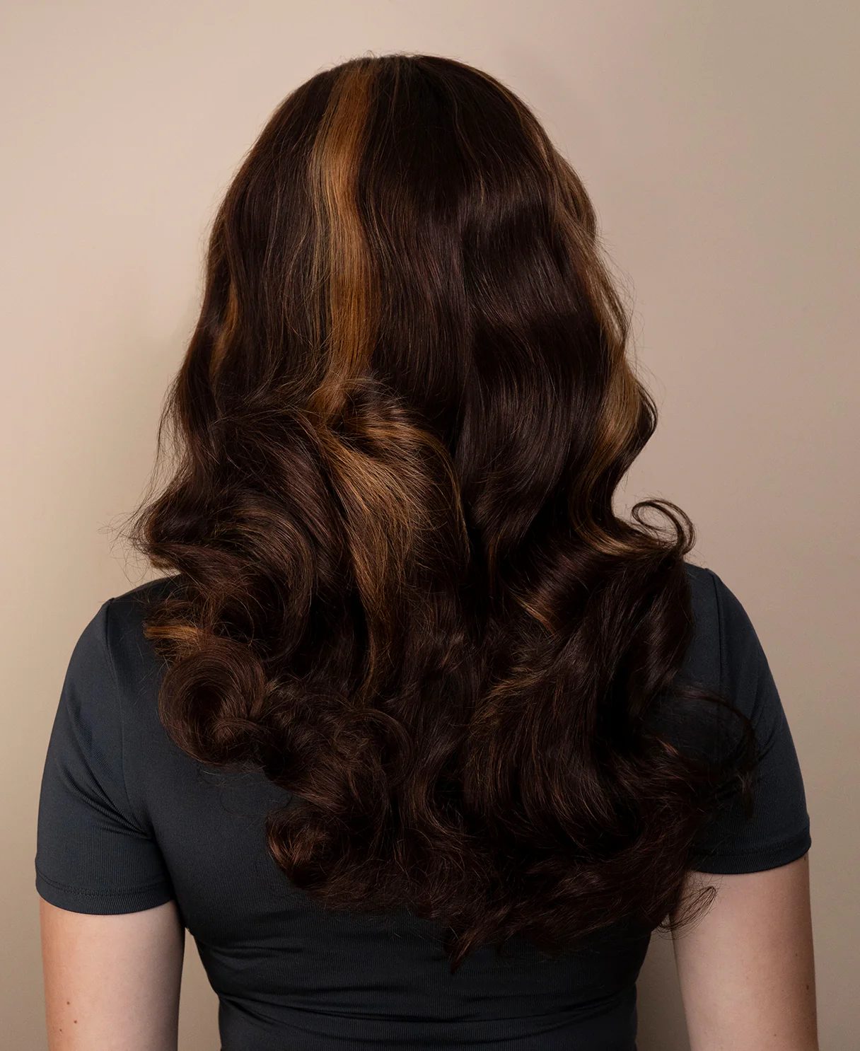 bouncy curls front lace wig - 18" bronde moneypiece. - Image 2