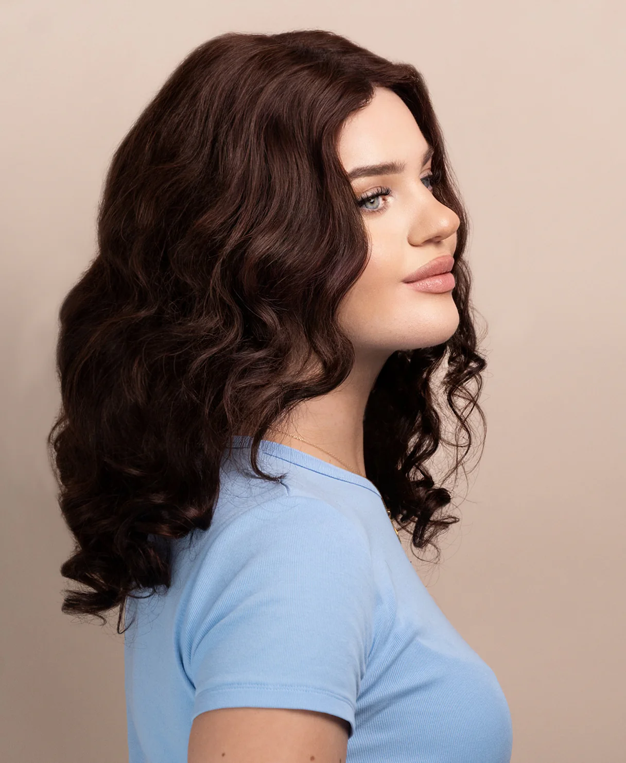 bouncy curls human wig - 16" medium brown. - Image 3