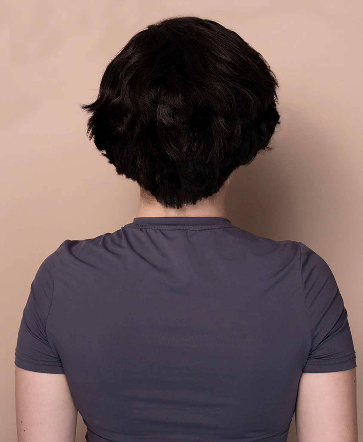 bouncy wedge human wig - 6" dark brown. - Image 2