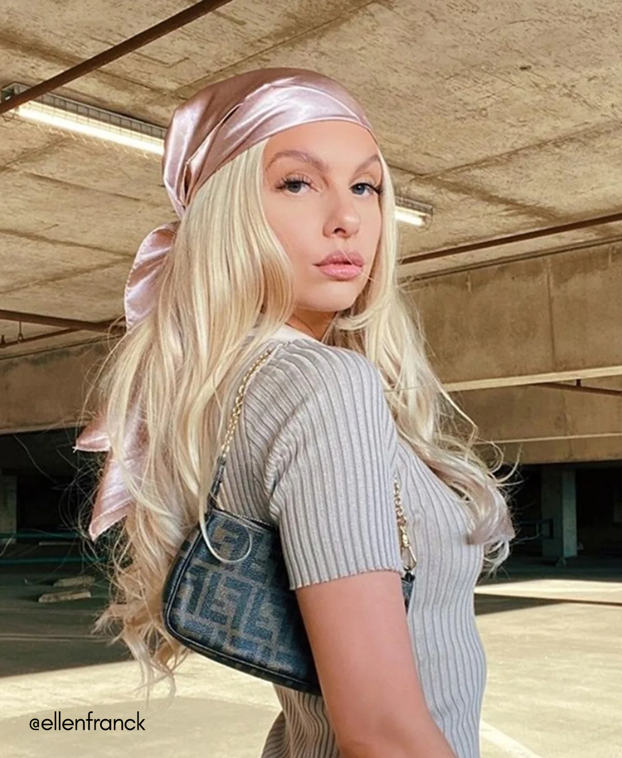 clip-in hair extensions platinum blonde. - Image 9