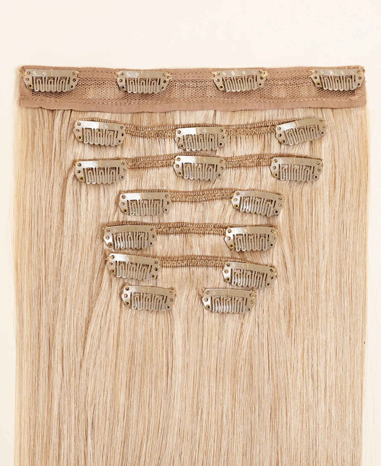 clip-in hair extensions champagne blonde. - Image 3