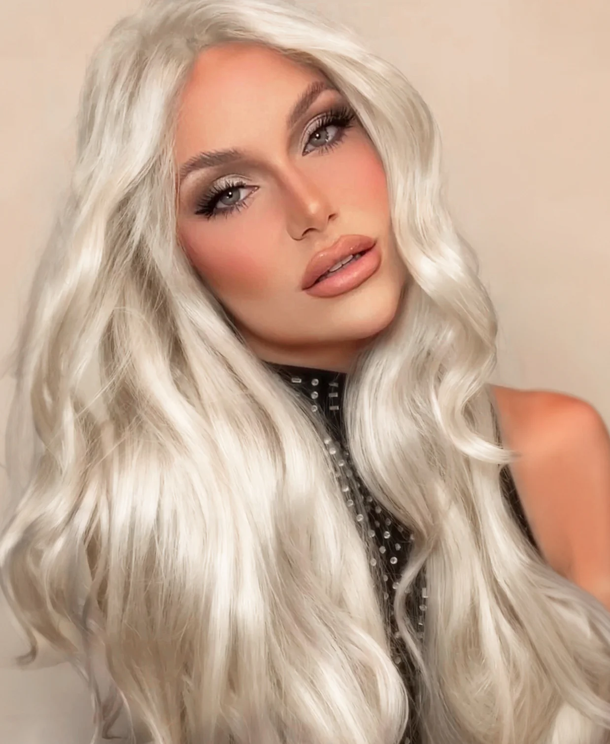 clip-in hair extensions icy blonde. - Image 9