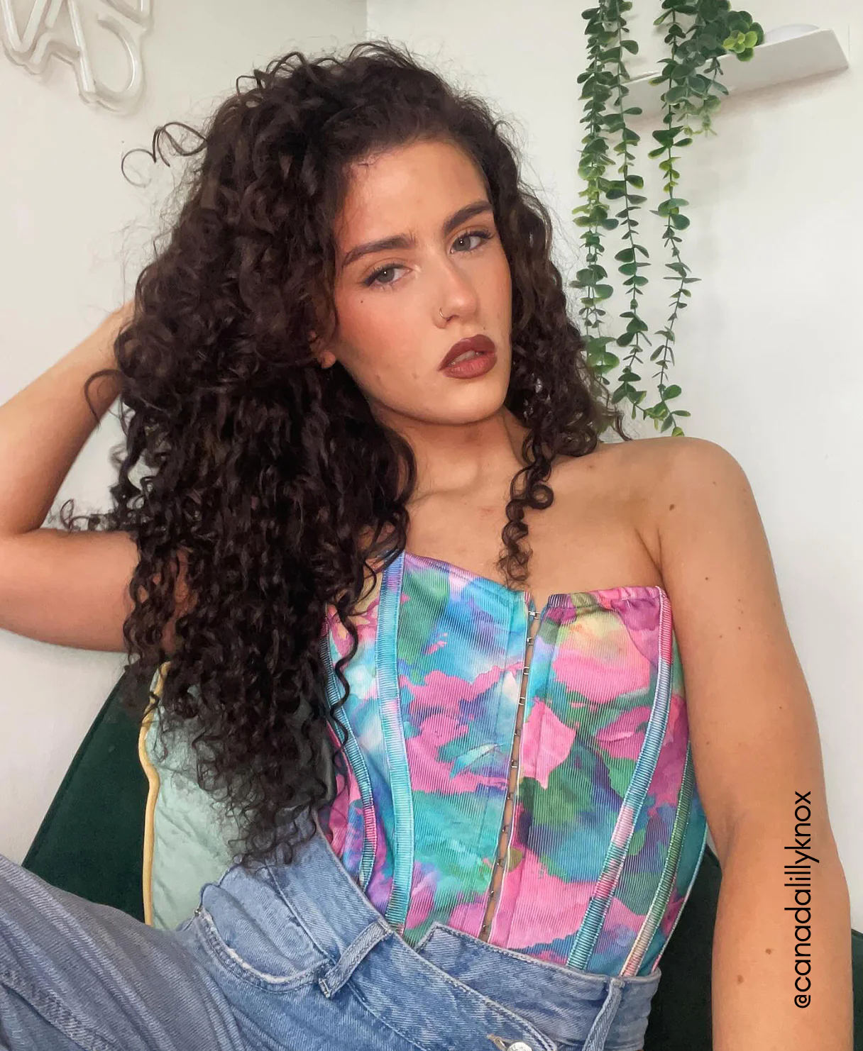 curly (3A curls) clip-in extensions chocolate brown. - Image 8