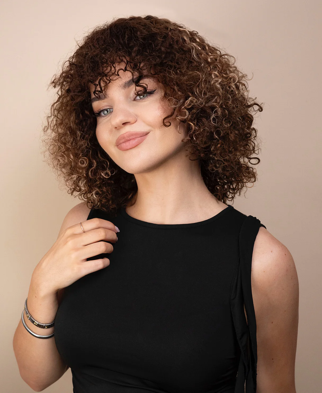 curly human hair wig with bangs - 10" brown balayage. - Image 3