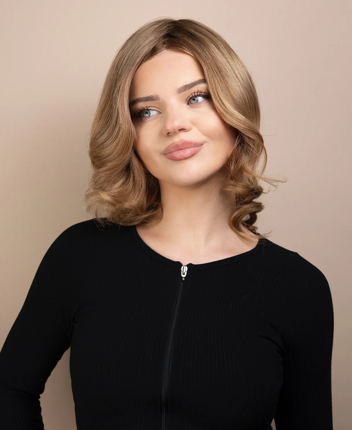european virgin hair wig - 10" ash blonde. - Image 3