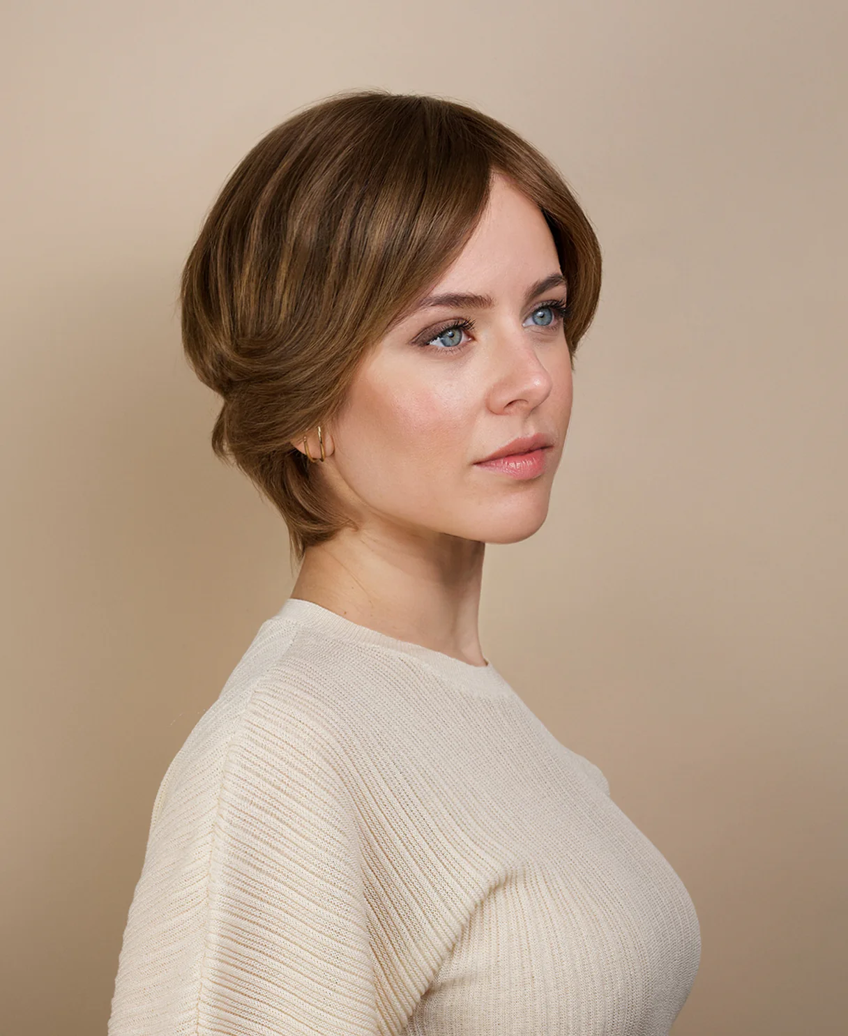 european virgin hair wig - 6" dark blonde. - Image 3
