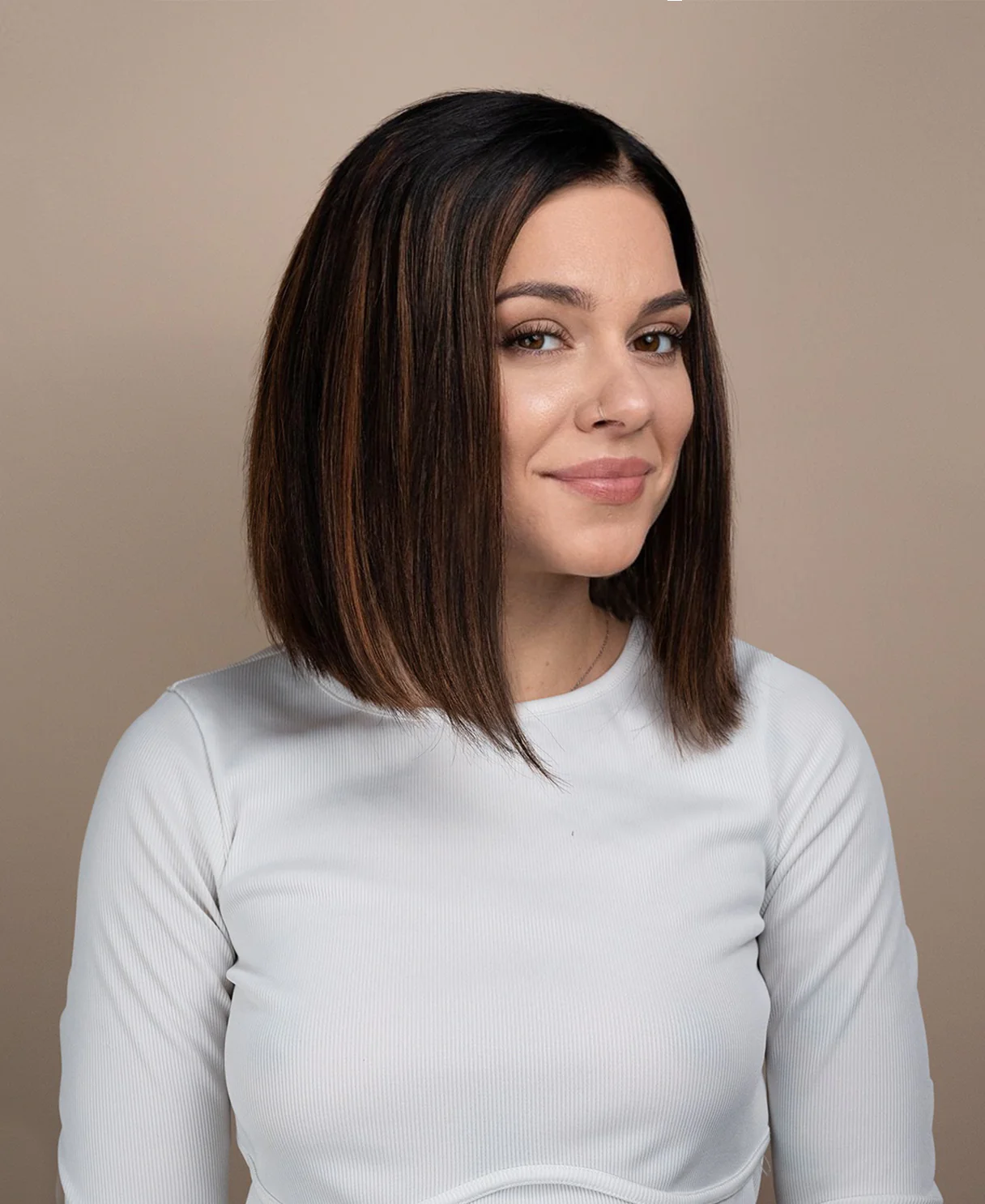 lace front bob human wig - 10" rooted brown highlights. - Image 3
