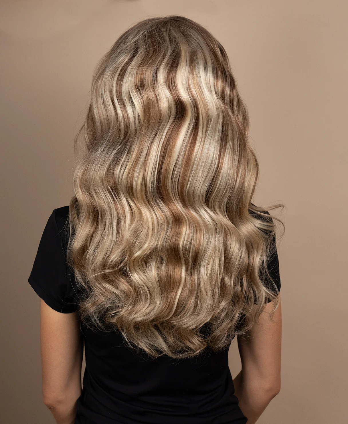 lace front human wig - 20" ash blonde highlights. - Image 2