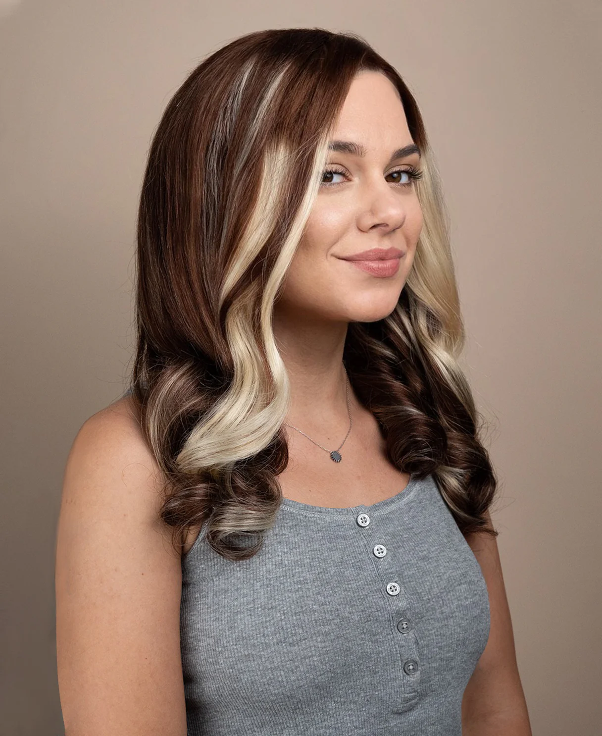 lace front human wig - 20" chunky highlights. - Image 3