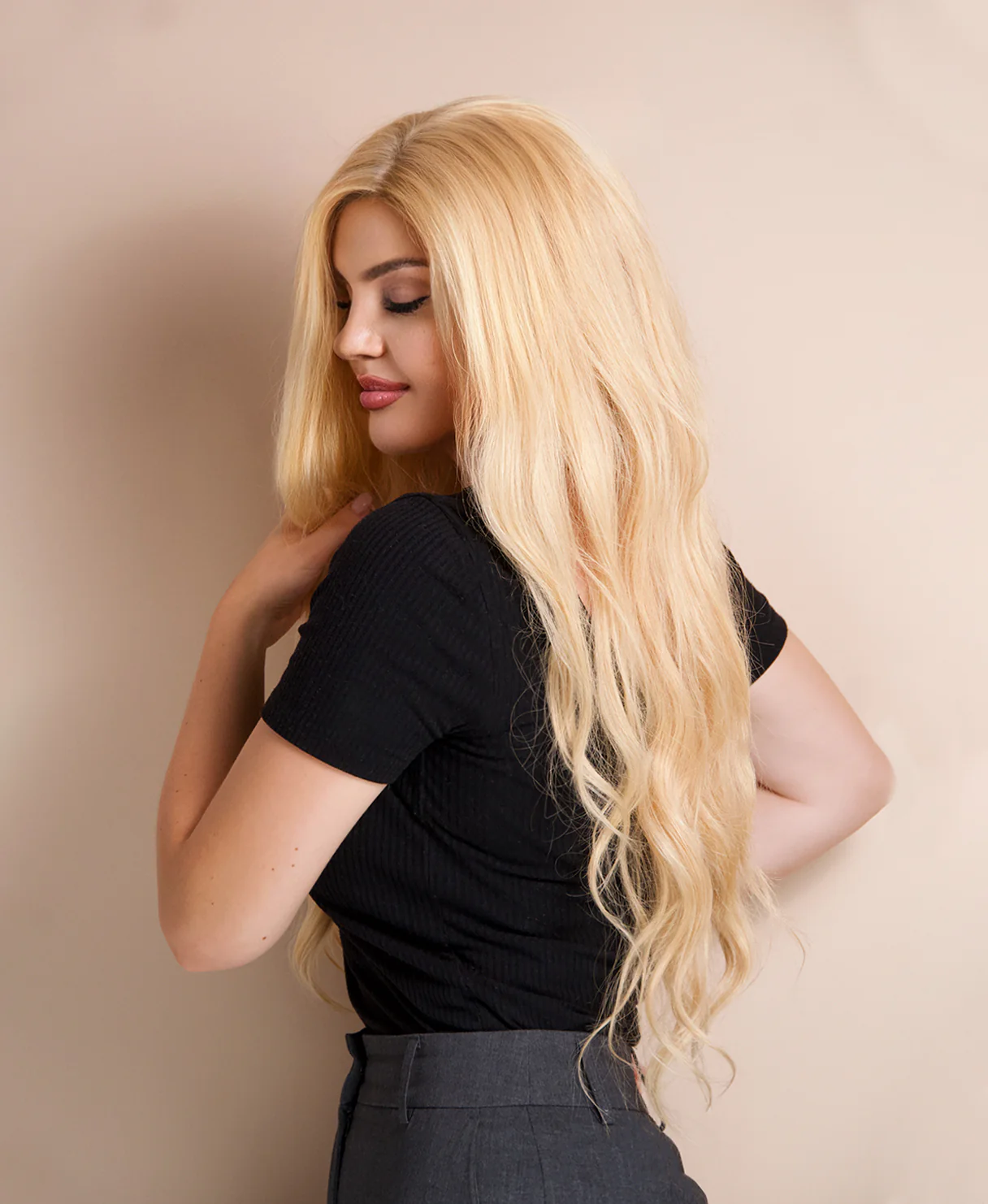 lace front human wig - 24" honey blonde. - Image 3