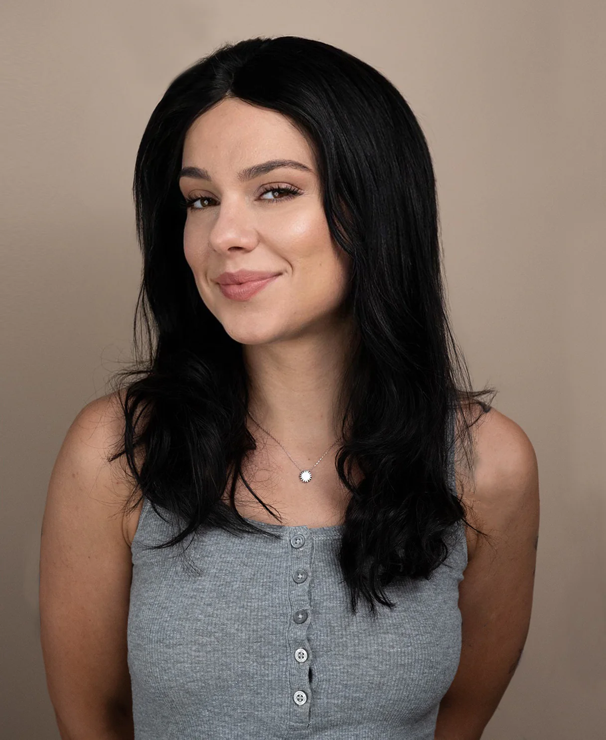 lace front wavy human wig - 18" natural black. - Image 3