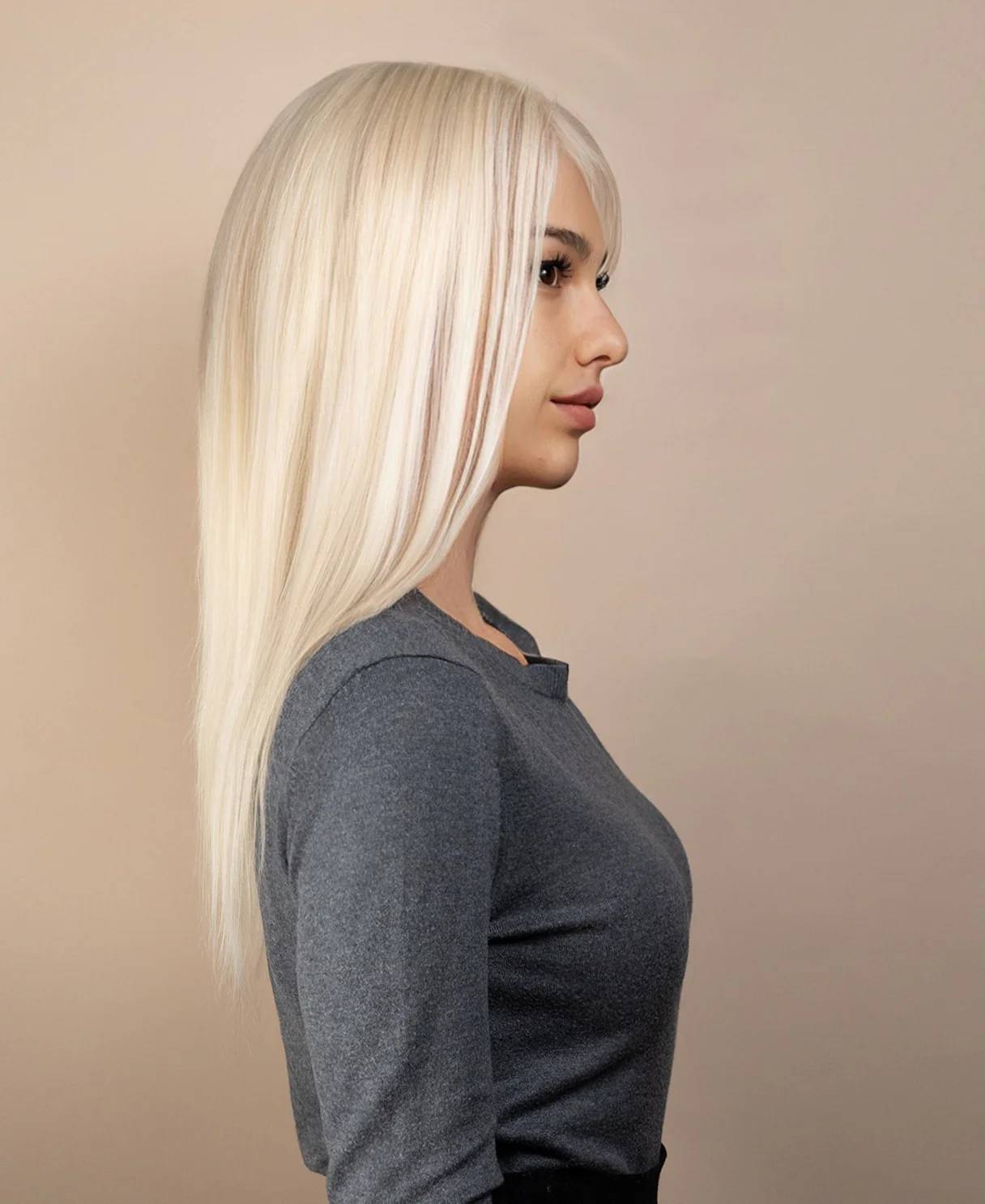 full lace human wig - 18" platinum blonde. - Image 2