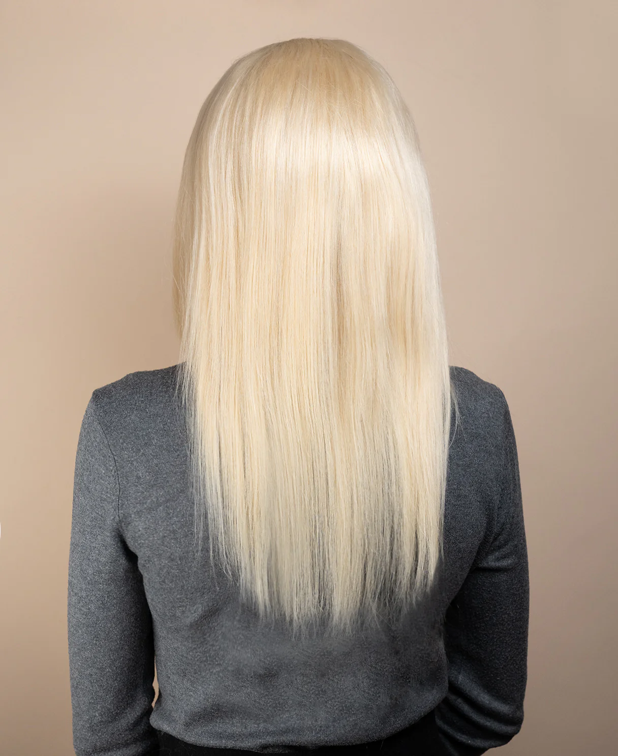 full lace human wig - 18" platinum blonde. - Image 3
