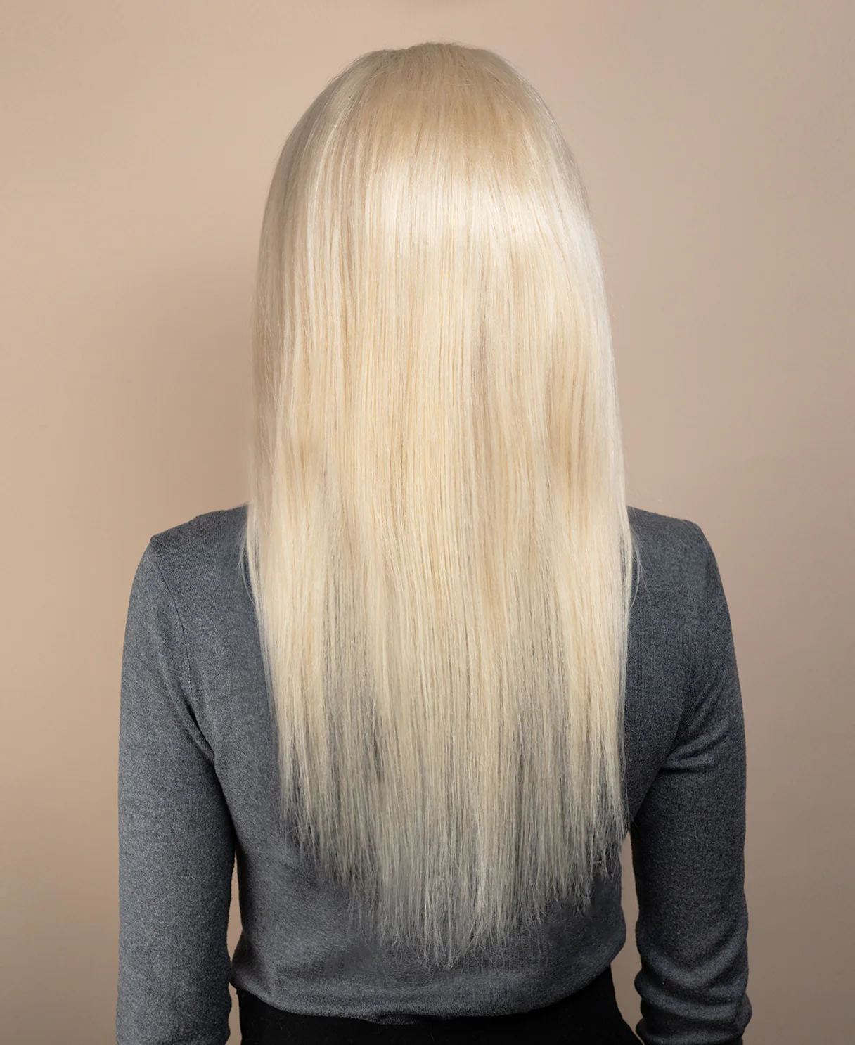 full lace human wig - 22" platinum blonde. - Image 3