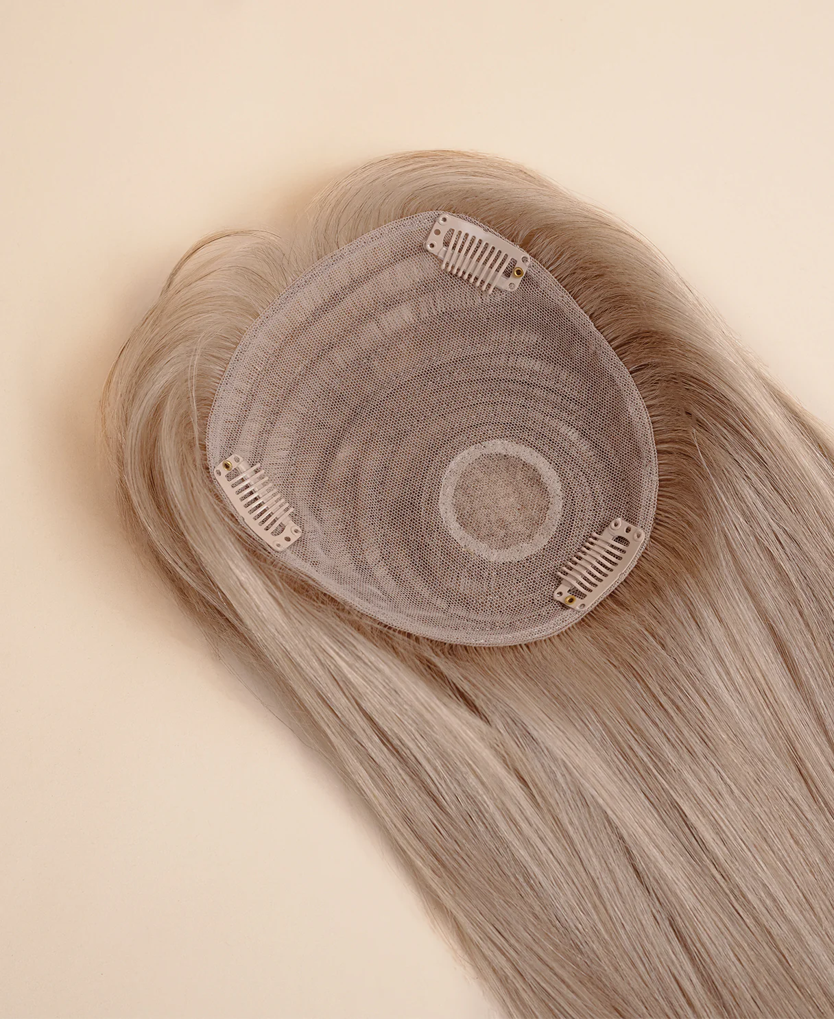 hair topper with bangs 12" ash blonde. - Image 4