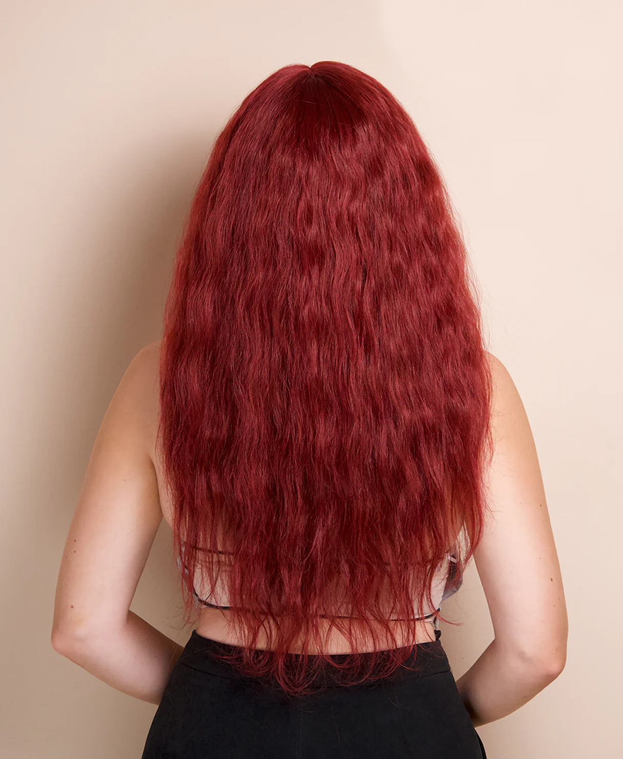 vegan fiber heatless wave wig - 24" hot red. - Image 3
