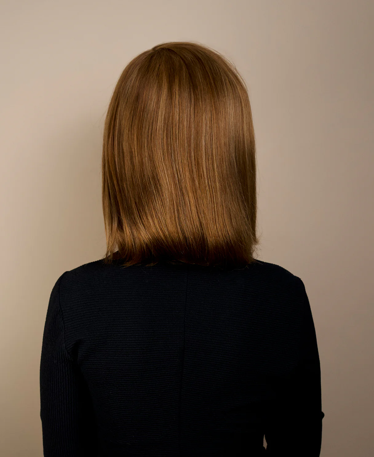 human hair wig with side bangs - 12" light brown. - Image 5