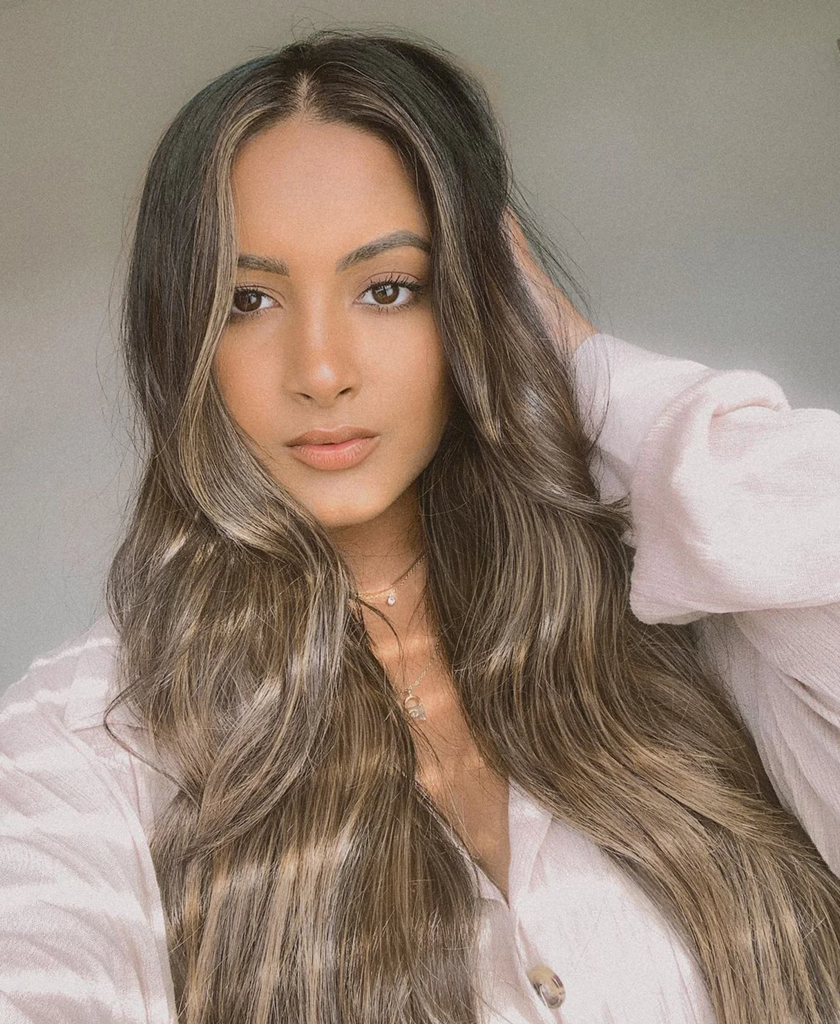 invisible clip-in hair extensions ash blonde. - Image 9