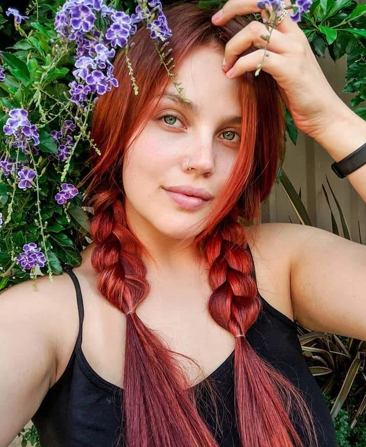invisible clip-in hair extensions ruby red. - Image 9