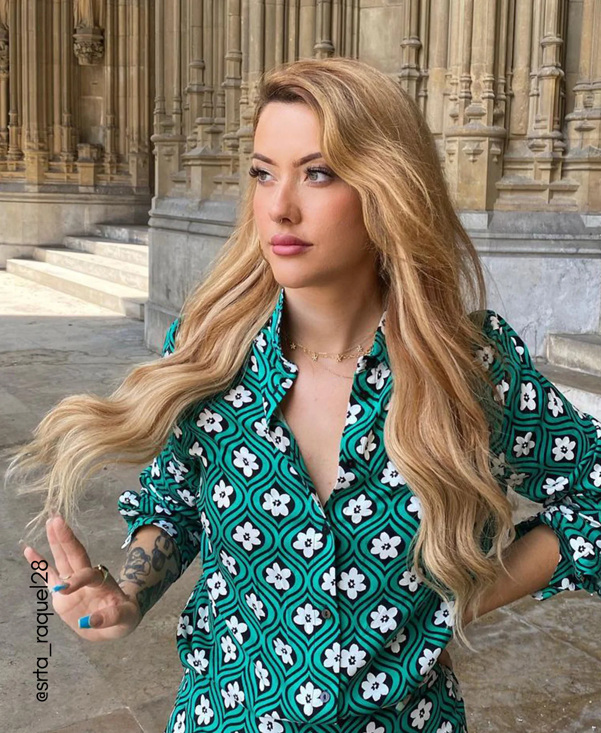 invisible clip-in hair extensions medium blonde. - Image 9
