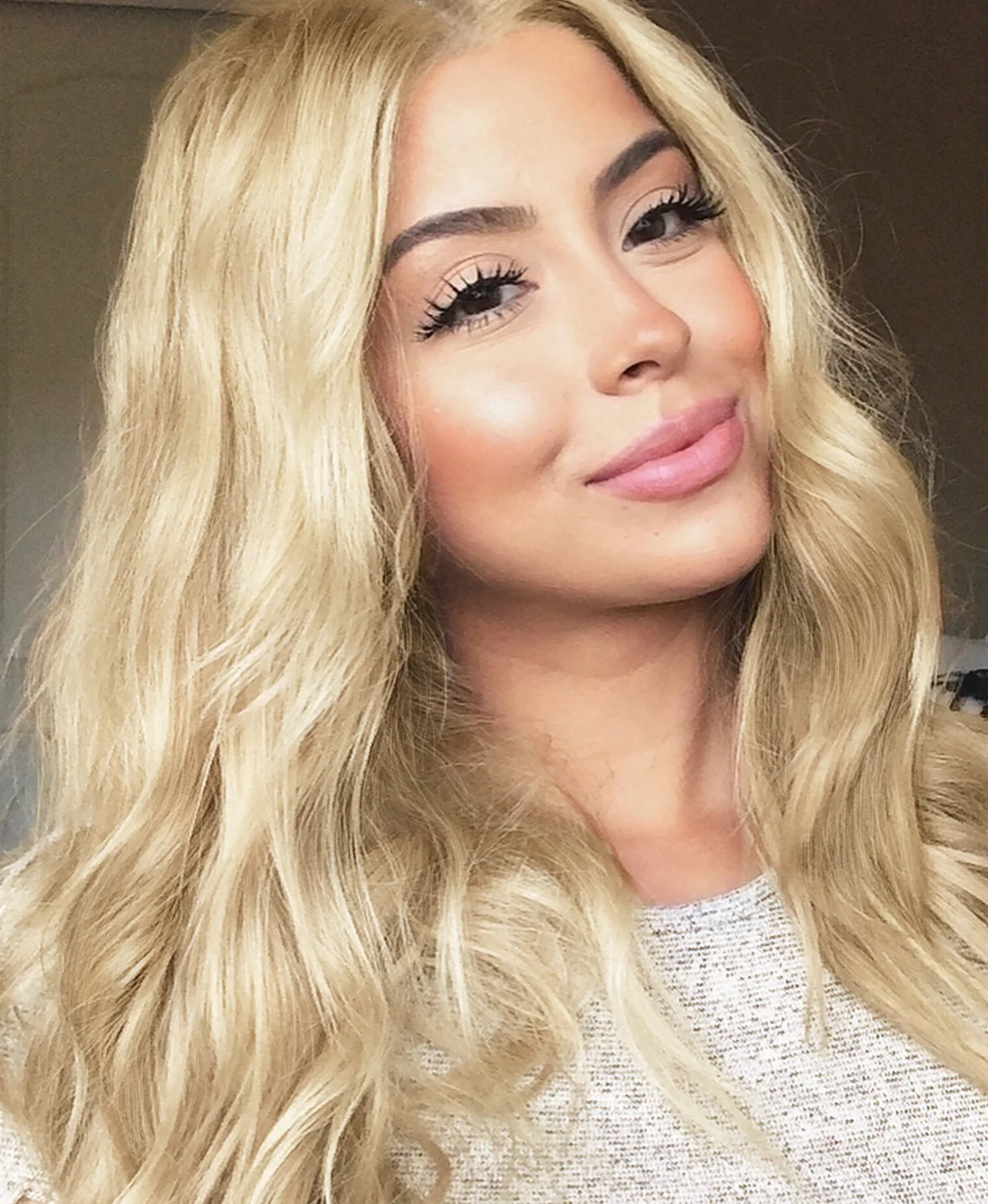 invisible clip-in hair extensions light blonde. - Image 9