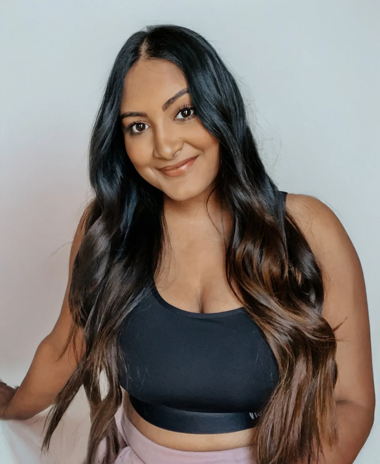 invisible clip-in hair extensions dimensional brown. - Image 9