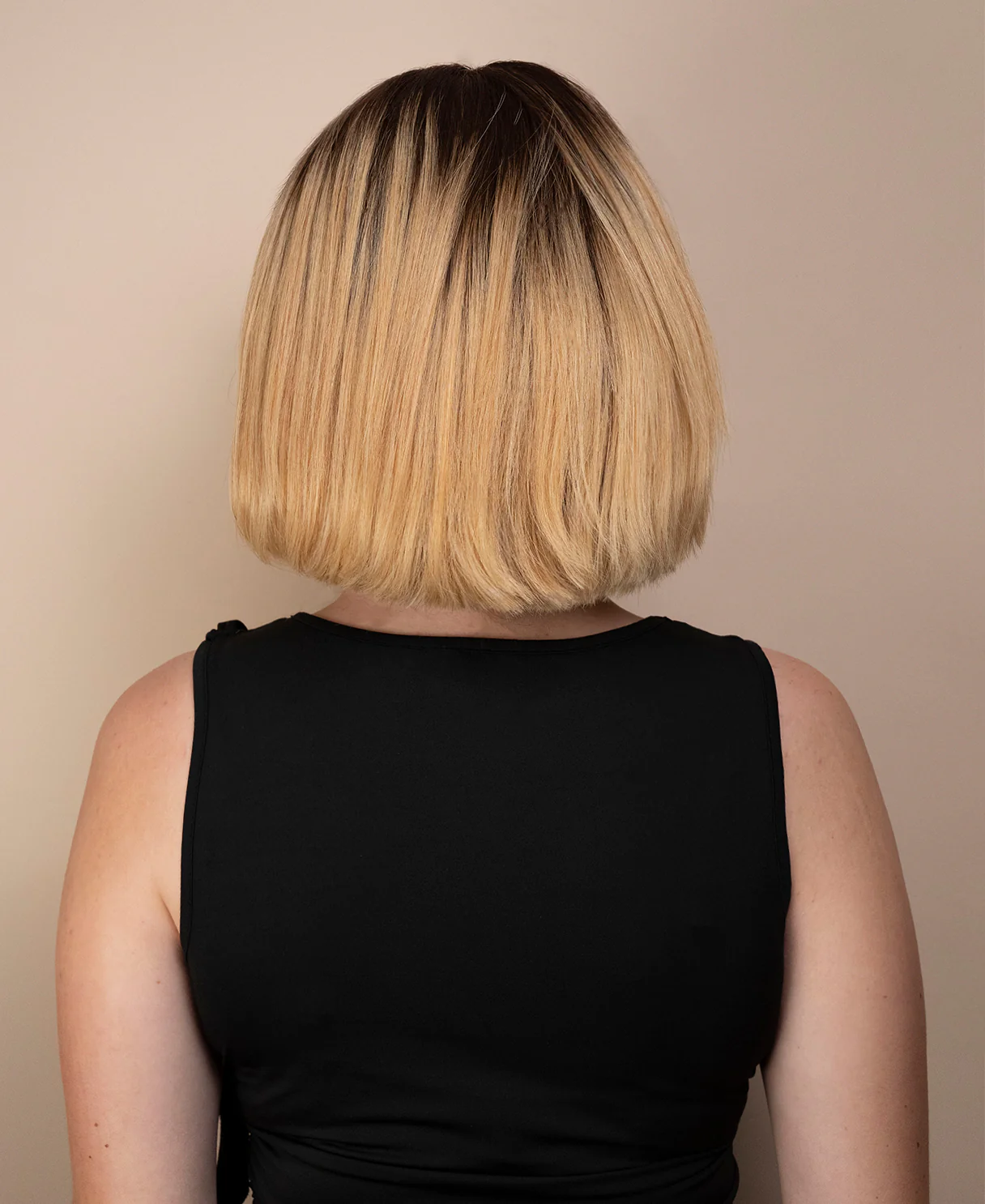 lace front bob human wig - 10" rooted honey blonde. - Image 2