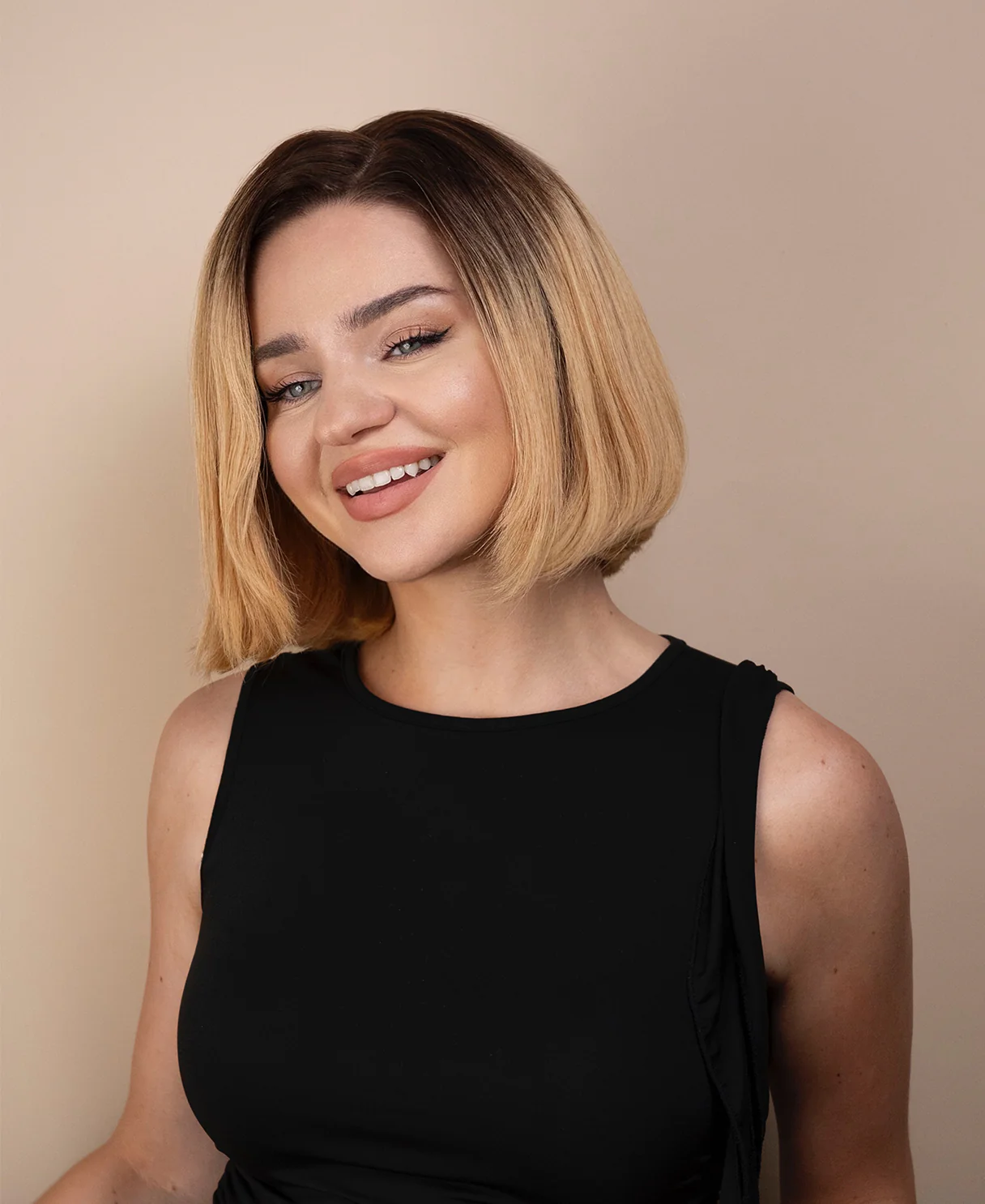 lace front bob human wig - 10" rooted honey blonde. - Image 6