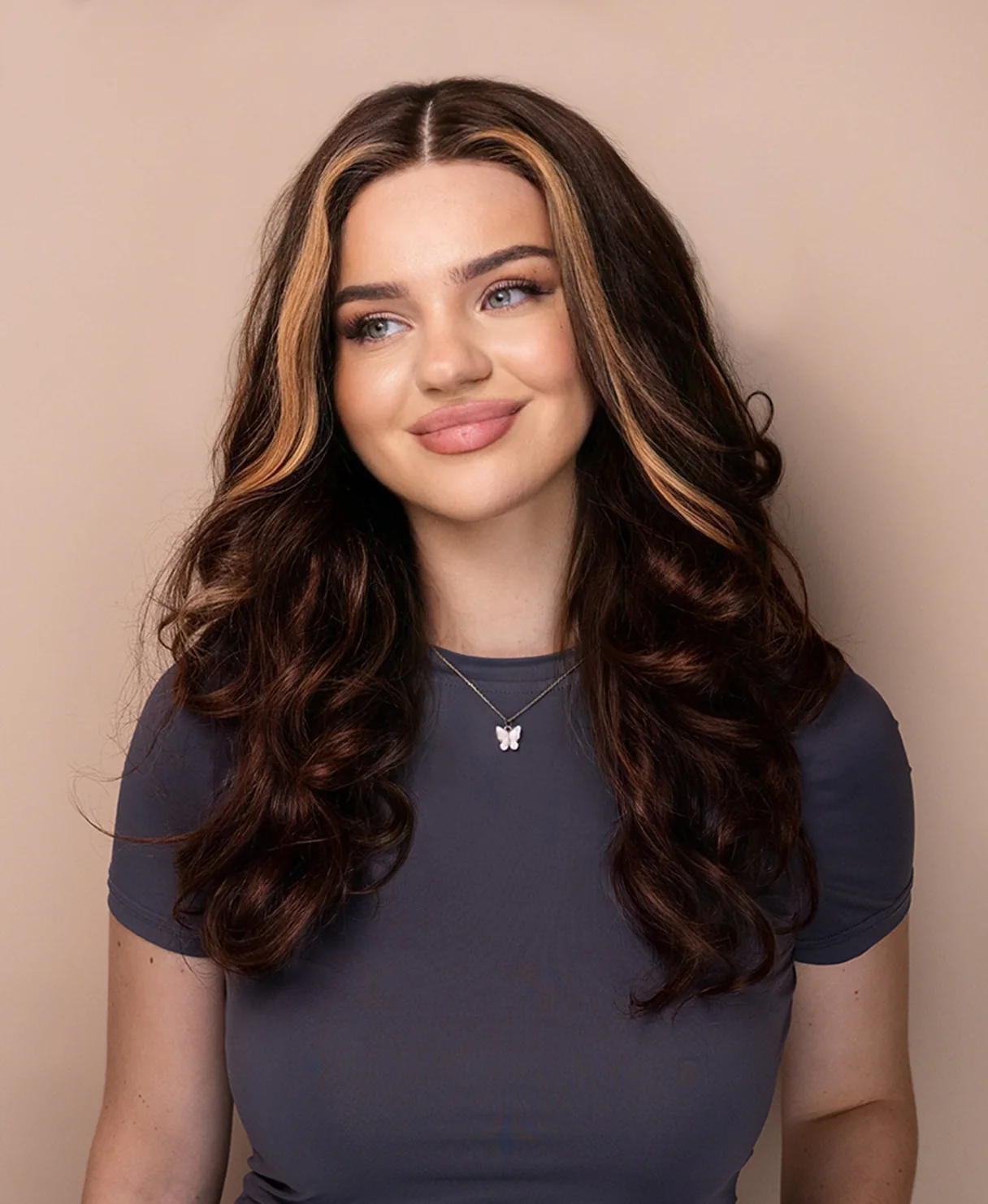 lace front human wig - 18" chocolate brown with moneypiece highlights. - Image 5