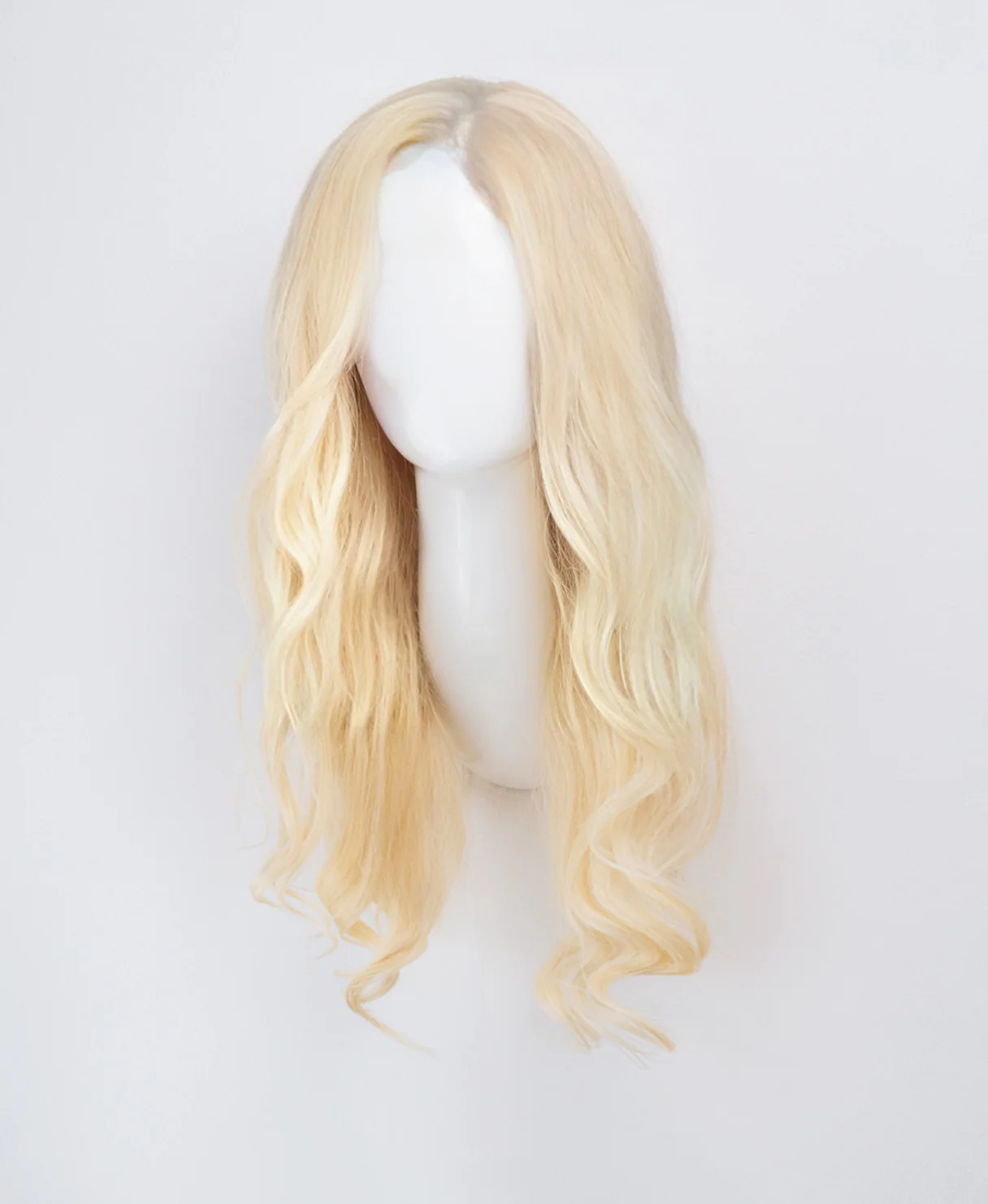lace front human wig - 18" platinum blonde. - Image 6
