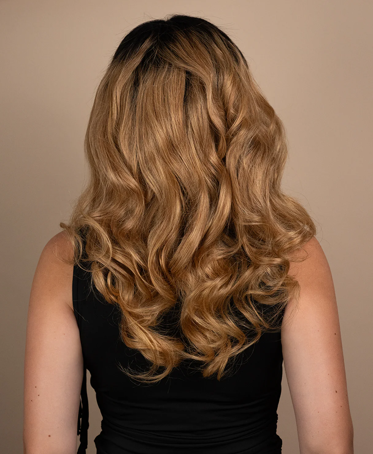 lace front human wig - 18" rooted caramel bouncy curls. - Image 2