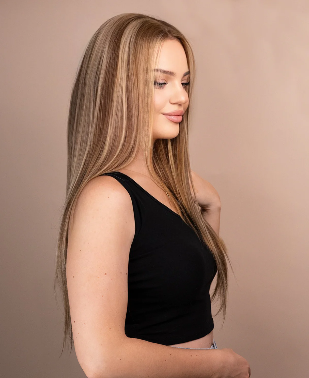 lace front human wig - 20" blonde highlights. - Image 4