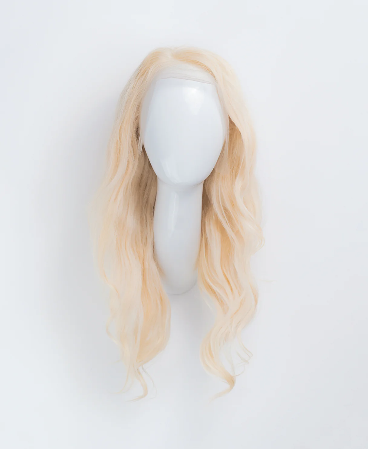 lace front  human wig - 20" platinum blonde. - Image 4