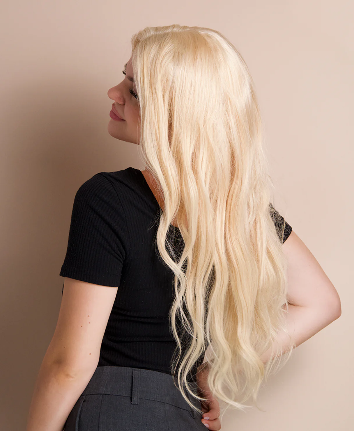 lace front  human wig - 20" platinum blonde. - Image 7