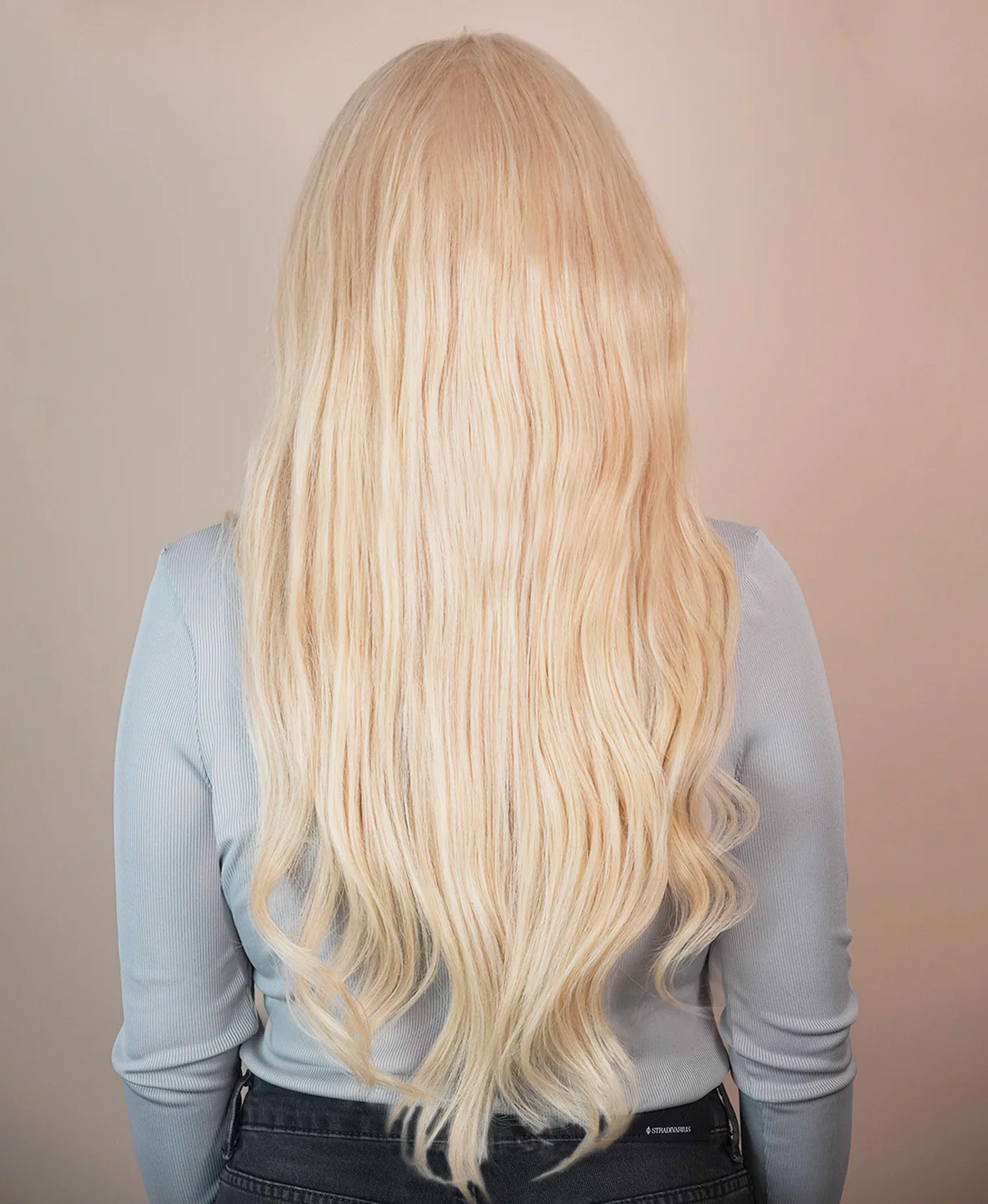 lace front human wig - 26" platinum blonde. - Image 2