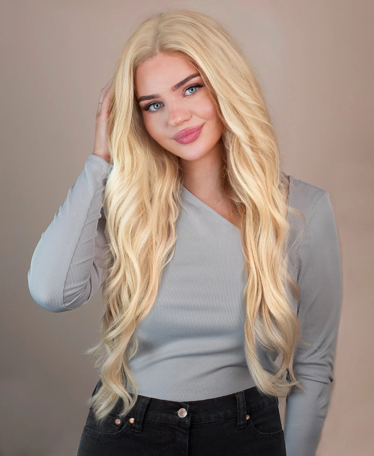 lace front human wig - 26" platinum blonde. - Image 4