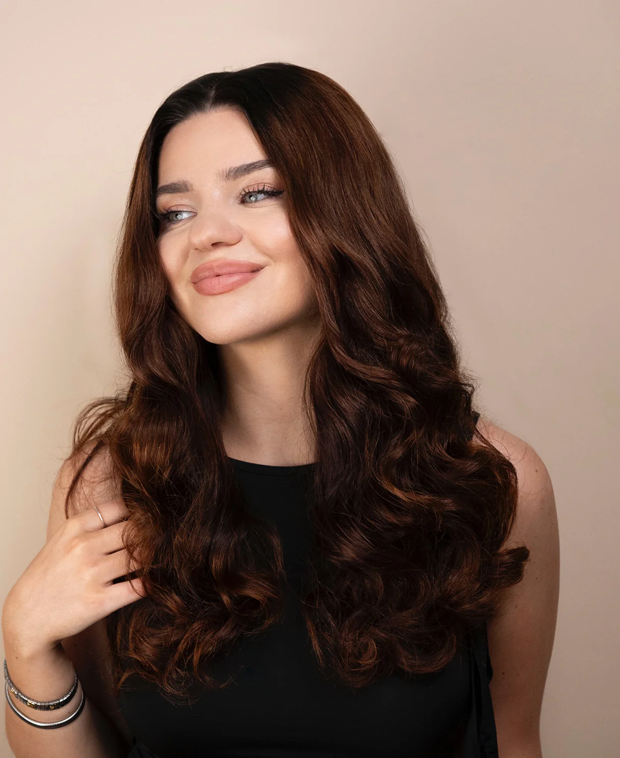 lace front human wig with bouncy curls - 18" dimensional brown. - Image 3