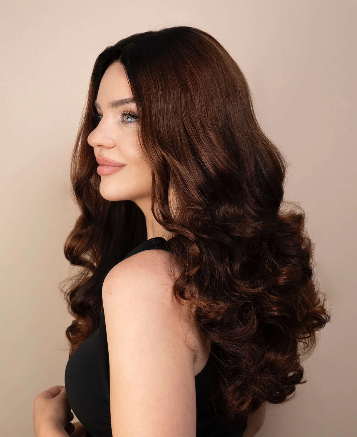 lace front human wig with bouncy curls - 18" dimensional brown. - Image 4