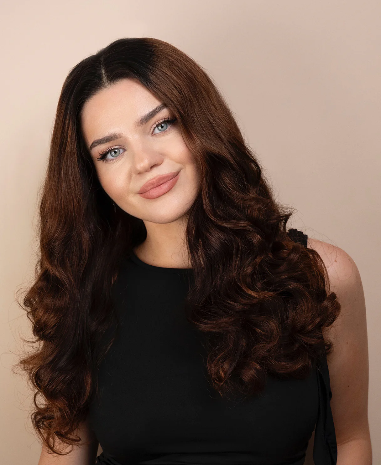 lace front human wig with bouncy curls - 18" dimensional brown. - Image 5