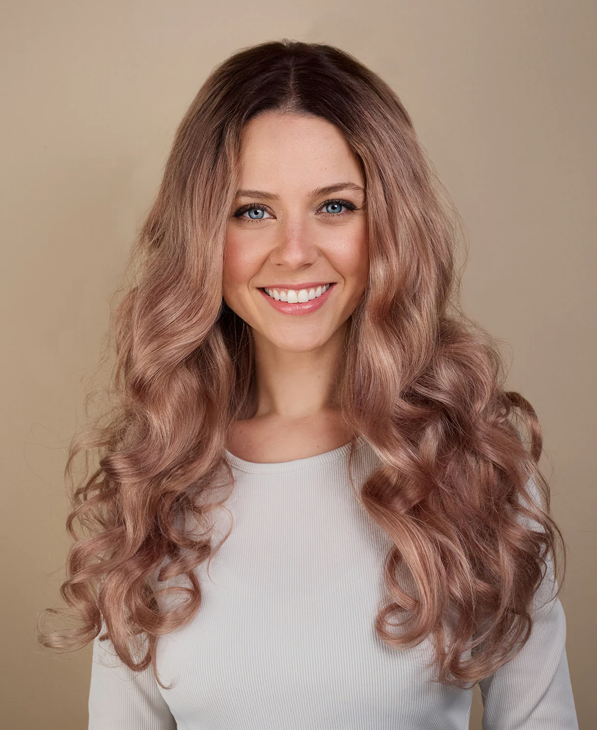 lace front wavy human wig - 22" rooted rosé. - Image 4